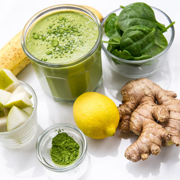 MATCHA GINGER SMOOTHIE WITH MATCHA CRUSH